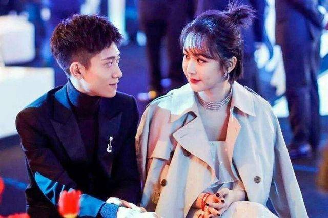 张一山宋妍霏恋爱？聚会返回到女方家中，次日