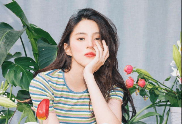 身陷|原创太唏嘘！“最美小三”身陷欺诈危机，被吸血妈妈冒名欠债拖下水！