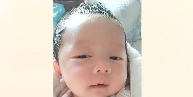 婴儿几个月能看人 71b8cd65f8f148feb744a54aa0f305be.jpeg