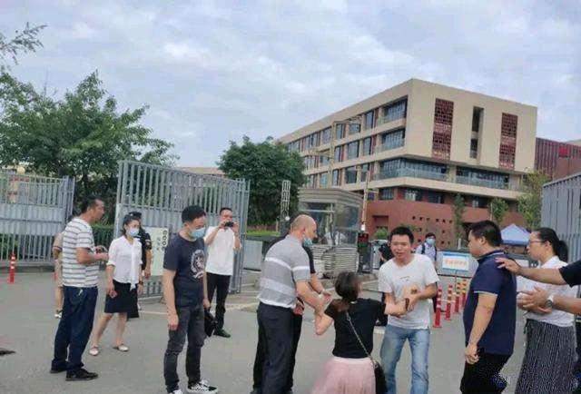 观点评论|中科院安徽分院90多名博士集体离职究竟为何？难道仅仅是为换了保安