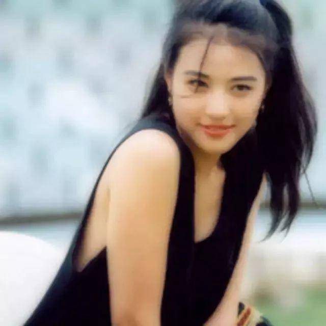 前妻|原创64岁男星年轻像40！但诋毁前妻跪舔富婆现任的骚操作，太渣了！