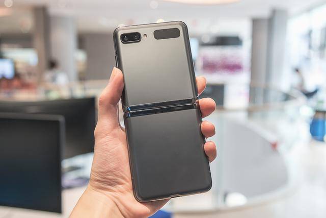 多角度|体验三星Galaxy Z Flip 5G：骁龙865 Plus加持，交互再升级