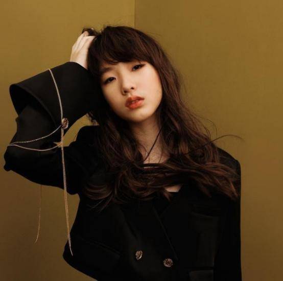 原创小S三女儿合体摇钱,大女儿厌世,二女儿清甜,小女儿却像男孩子