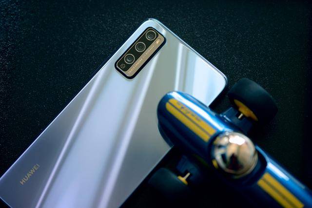 消息资讯|暂不需要5G，2000元左右，华为荣耀4G手机怎么选？