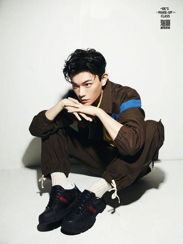 瑞丽|丁禹兮最新瑞丽大片好好看,西装帅气又绅士超有感,霸总范太强