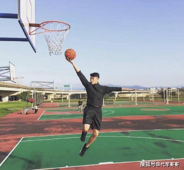 郭靖宇力捧的星二代，曾与大4岁女星传绯闻，如