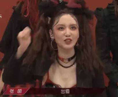 张萌|原创黄晓明状态不佳？被宁静强搂跳舞，慌到手不知放哪，还一脸嫌弃？