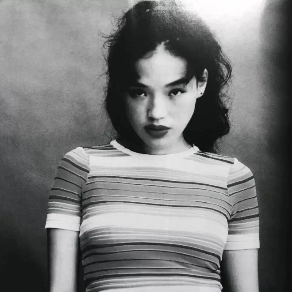 尤物|顶级美艳尤物都是清一色梯型侧颜骨相?