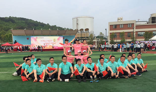 服装|2020年企业夏季定做团体服装选择POLO衫还是T恤好？