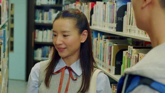 样子|董洁硬拗清纯样子好假，脸上都是衰老的皱纹，像50岁的人了！