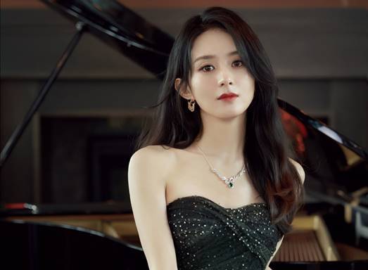 迪奥|迪奥又坑赵丽颖？深夜改文案珠宝顶级变高级，只为维护杨颖？