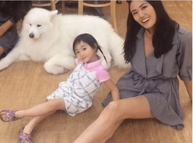 原创姐姐太可爱抢自己的风头什么体验，李安琪的小儿子这次要郁闷了！
