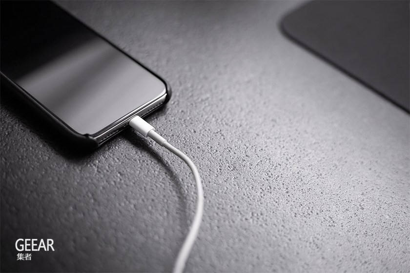 iPhone|iPhone 12 全新充电线曝光，还有黑白双色选择！