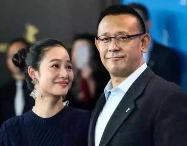 她与姜文因戏结识，戏还没有拍完，就怀上了姜文的孩子