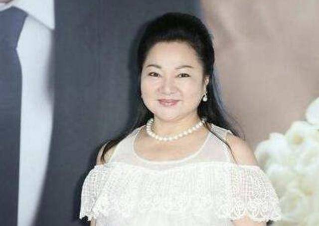 原创被日本男人抛弃，被刀砍绑架，女儿被奸杀，她选择用爱治疗世界