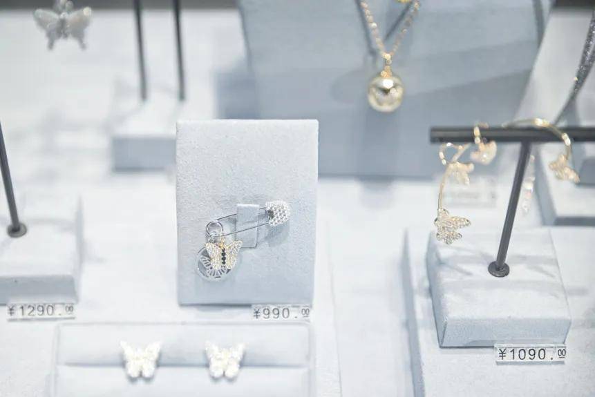 成都|大事件 | HEFANG西南首店，闪耀登陆成都IFS