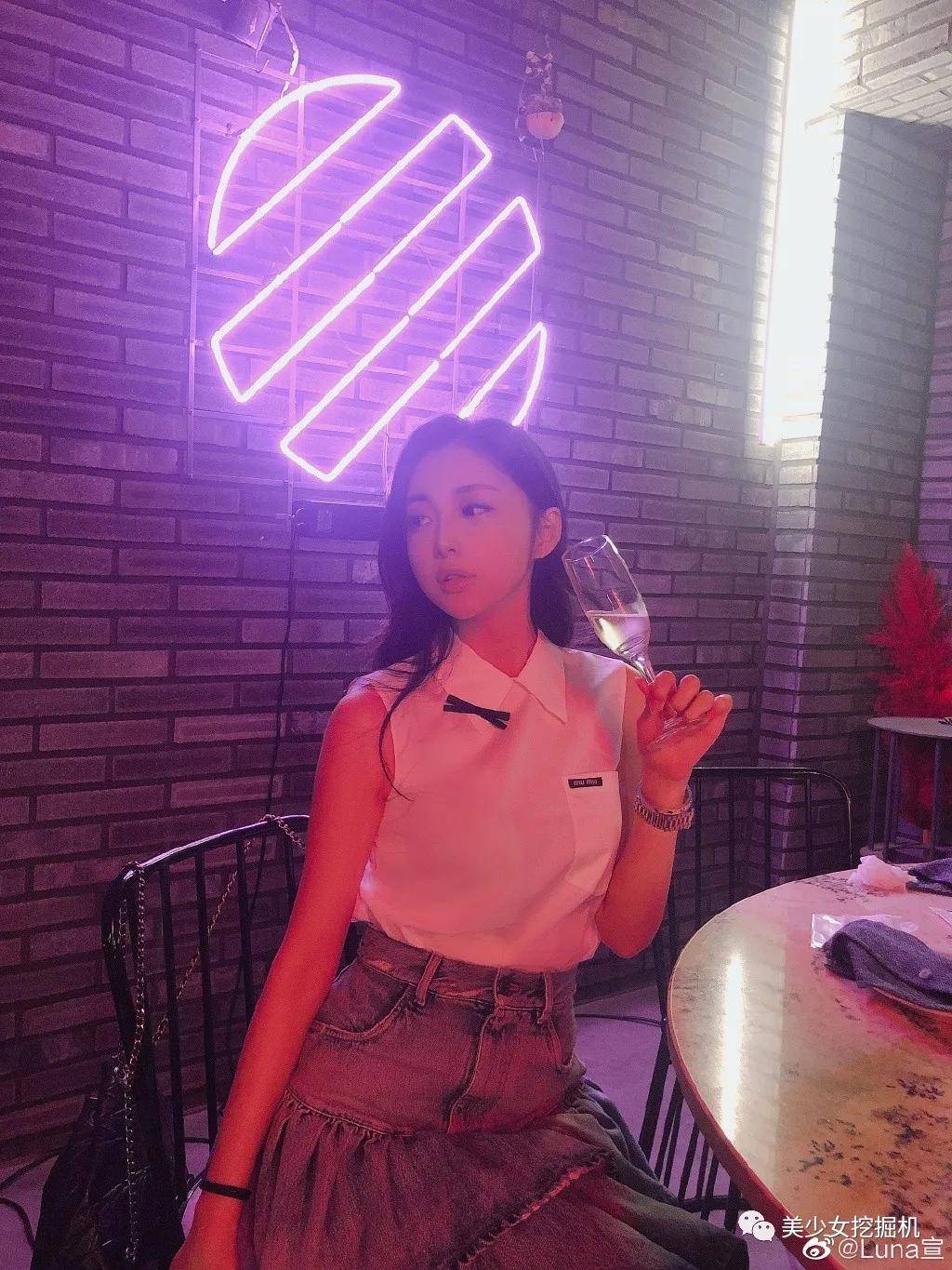 cp|原创潘玮柏老婆也太像秦牛正威了吧…