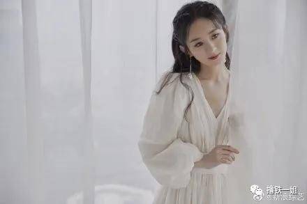 臀部|不是吧！赵丽颖身材都练得这么好了，却还有网友喷她是奚梦瑶同款扁平臀？！