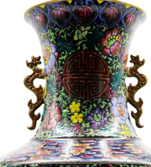 龙凤|螭龙双耳龙凤穿花凤尾赏瓶：乾隆时期御窑粉彩中的巧夺天工