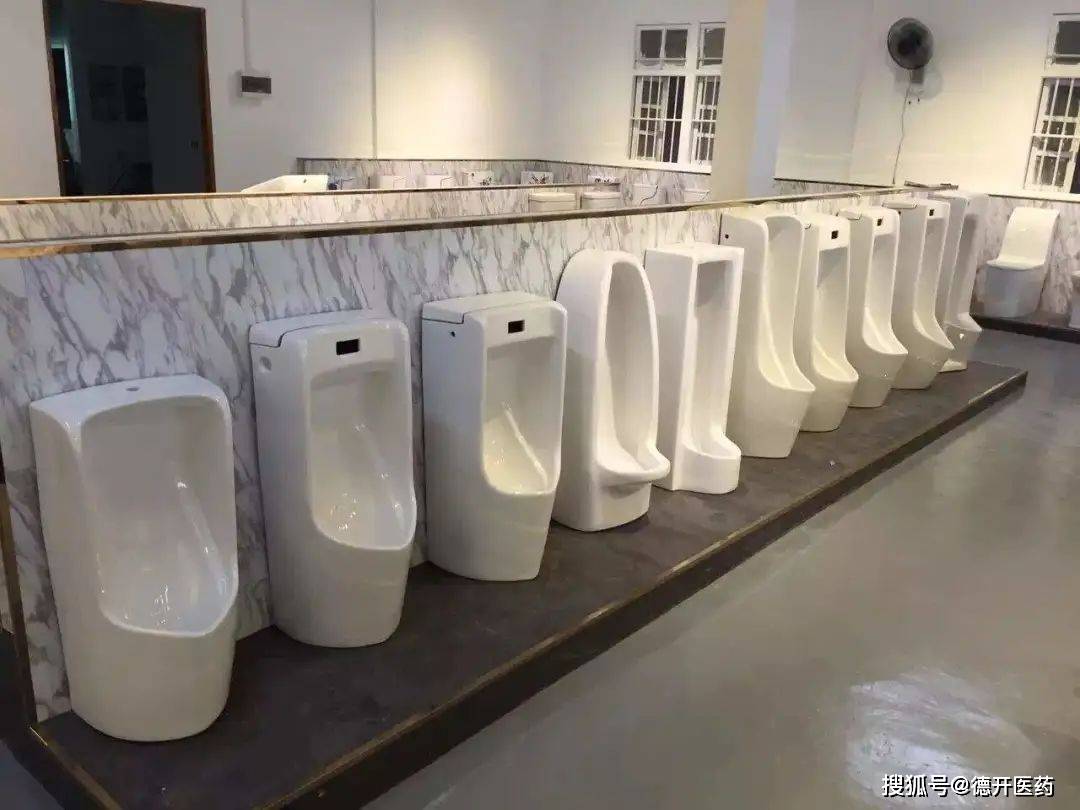 日本人发明的透明女厕上厕所全程都能看到?中国露天透明厕所图片_168看看网