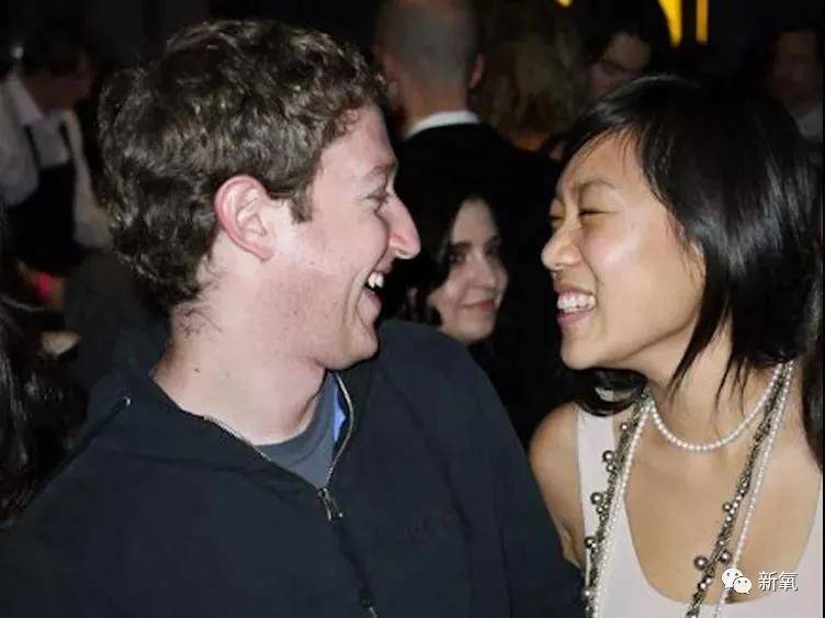 向太|向太邓文迪是亲姐妹吗？？身价百亿的豪门阔太们，竟然都长同一张脸...