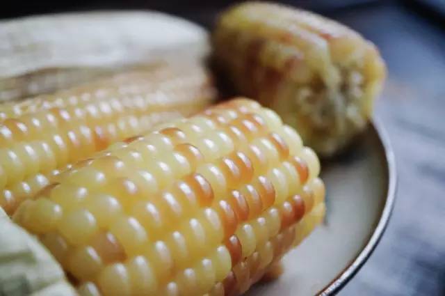 西双版纳|也会被它的甜糯惊艳吃过再多玉米