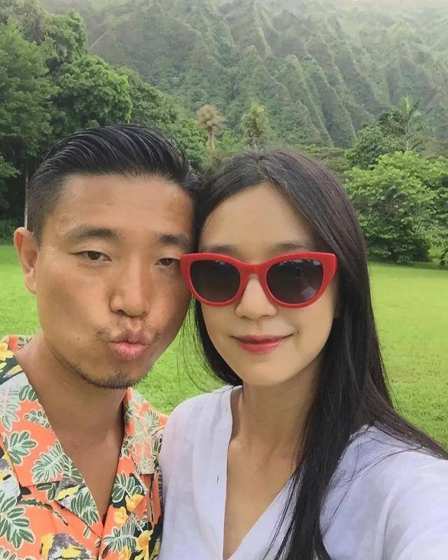 running man最新资讯:狗哥妻子首曝特写合照,看得出来
