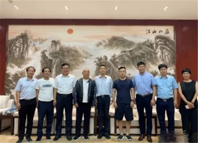 批评|原创孔令辉穿短裤调研被批评!校方用一招巧妙处理,孔曾自评朴实简单