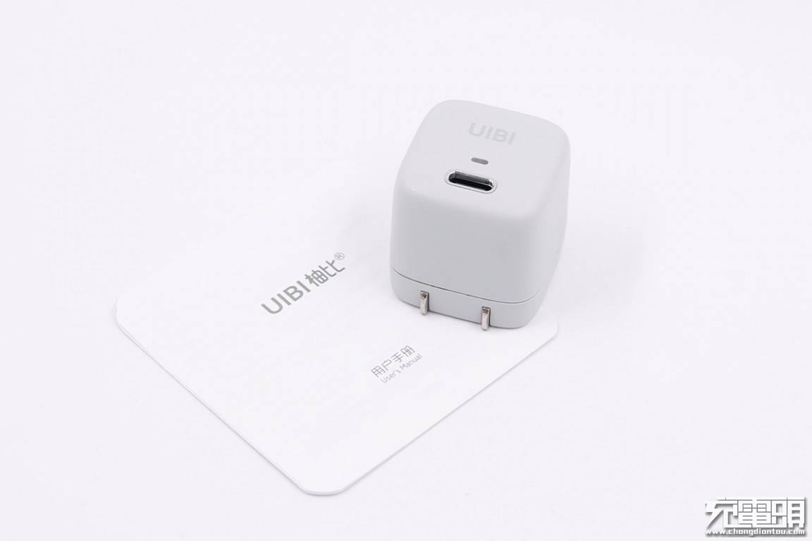 测评盘点|什么是小冰块？UIBI柚比 18W PD充电器评测