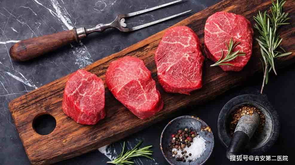猪肉、鸡肉、鱼肉……哪种肉更适合老年人？