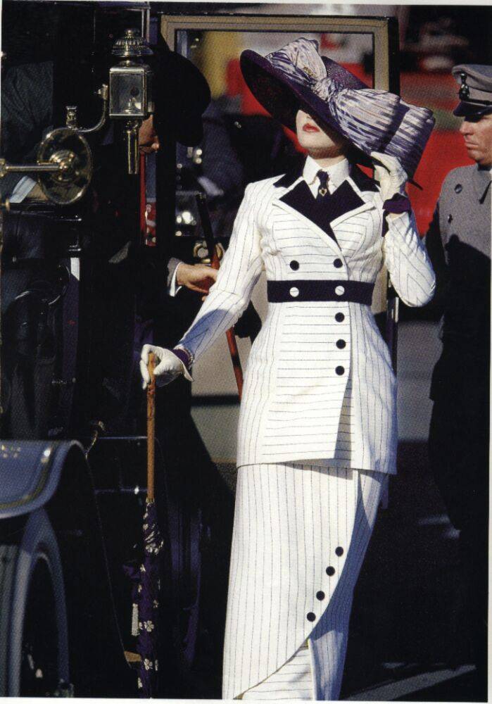 造型|美剧里的复古味，哪个造型你最中意？