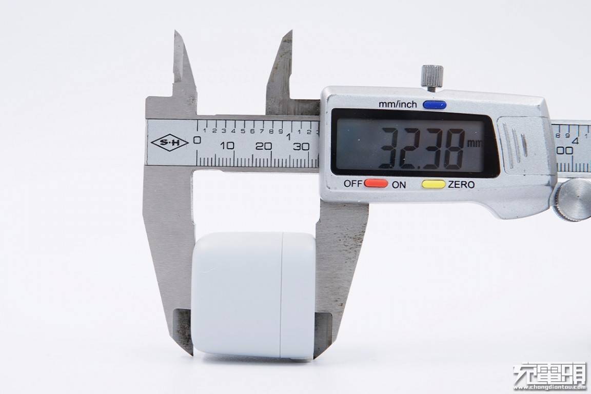 测评盘点|什么是小冰块？UIBI柚比 18W PD充电器评测