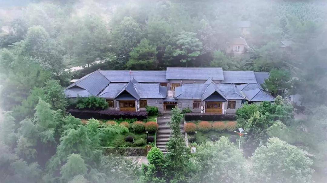 有一种避暑,叫躲在高山下的民宿_金子