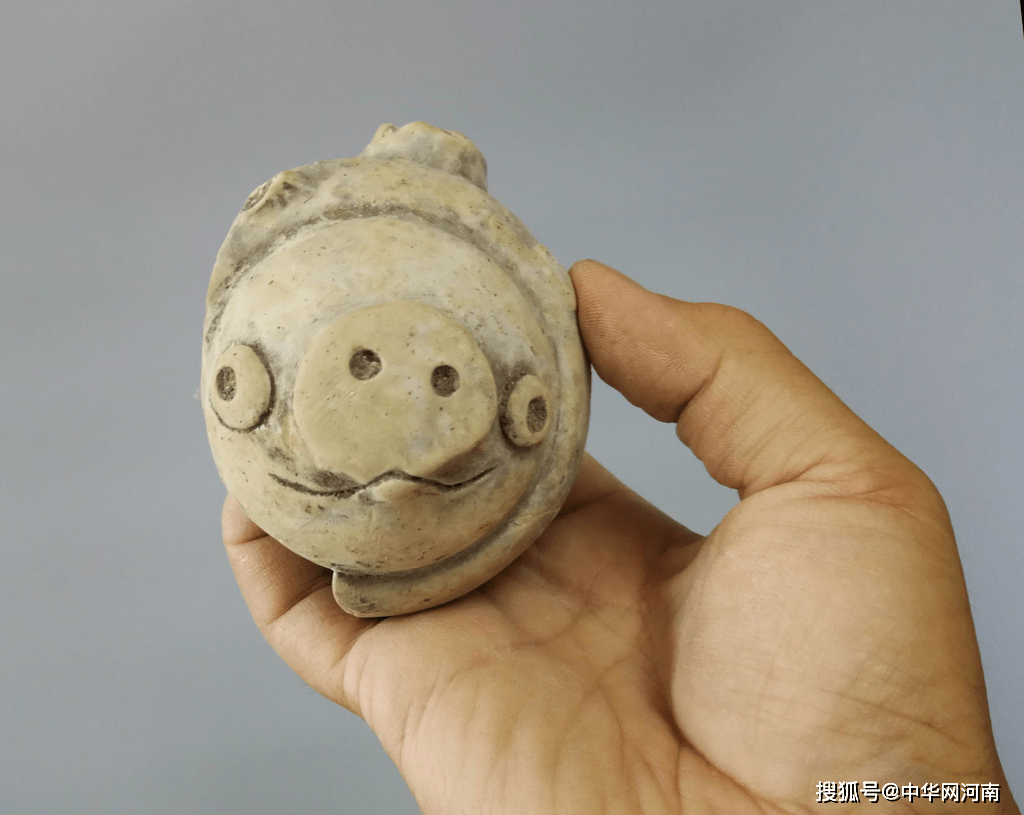 三星堆|三星堆挖出愤怒的小鸟里的绿头猪？这真的是古代的东西吗？