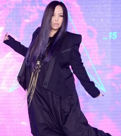 袜子|180斤的张惠妹又何妨，这双“袜子靴”让她的双腿一下子回到90斤