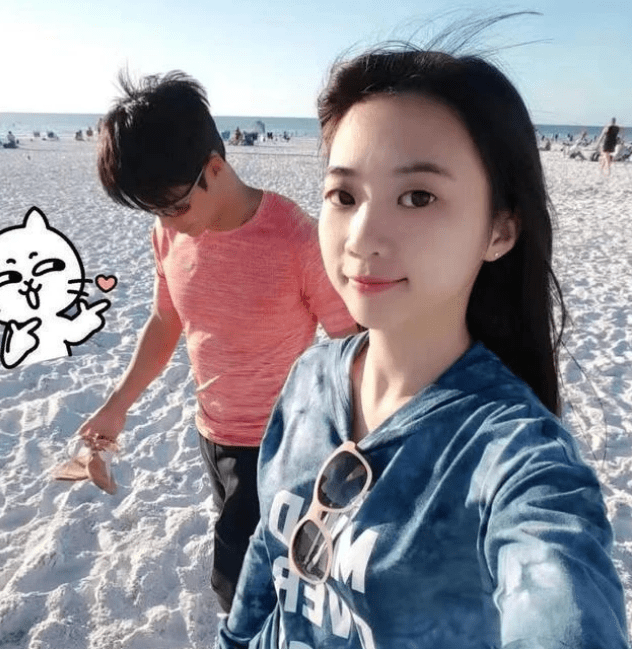 事业成功的苏炳添还收获了一份令人羡慕的爱情,妻子林艳芳与苏炳添是