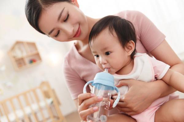夏季如何合理的给宝宝添加辅食正确添加辅食技巧都在这