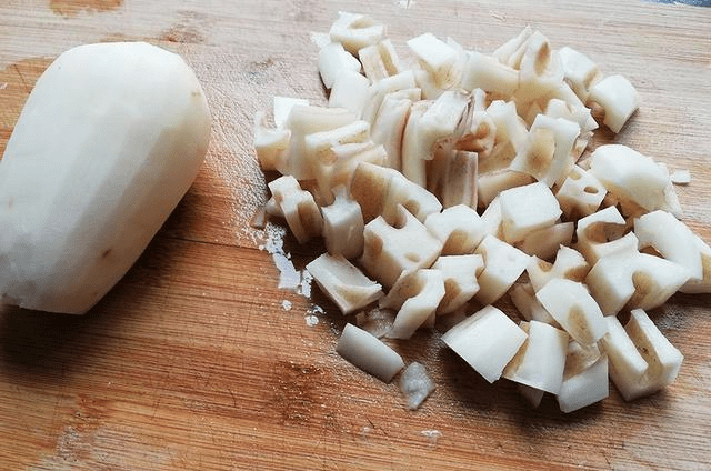 甜藕块 ceb0051c027c4767ab579de7f5b472f3.png