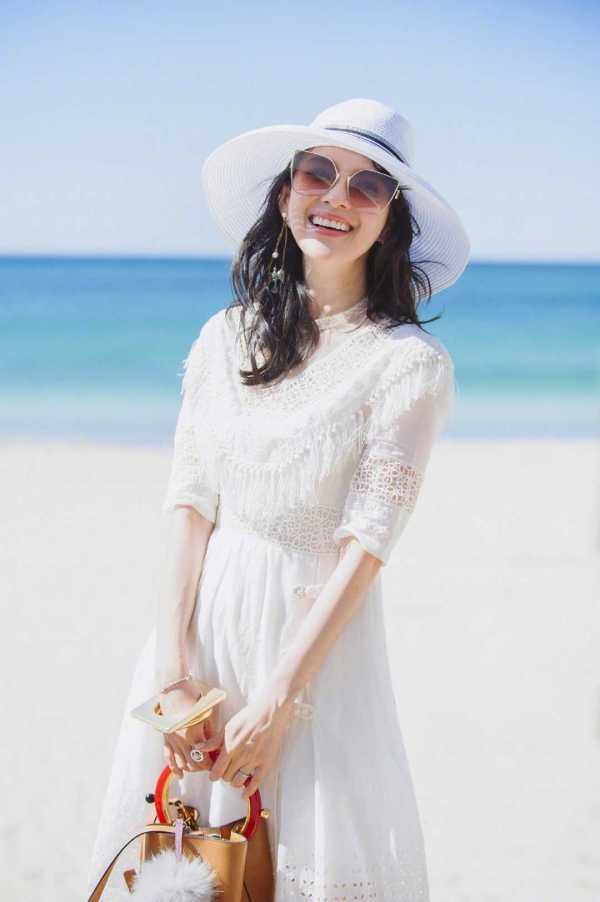 效果|章子怡这次真“大胆”,穿透视装配波点半身裙,蕾丝兔耳妩媚减龄