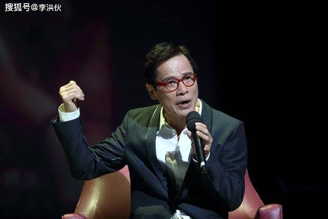 弃医从艺当歌手荣光一生,66岁罗大佑被病痛折磨