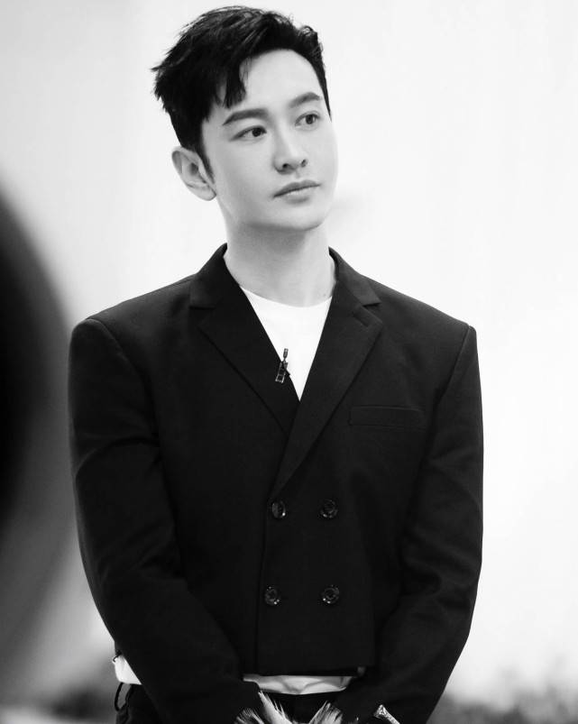 脱妆|原创累到脱妆，爬楼梯到眩晕，这一次他不会被骂了吧？