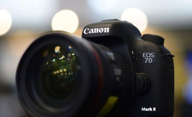 什么叫单反拍照 915fe1f97c8c42c881333cd0e312ea35.jpeg