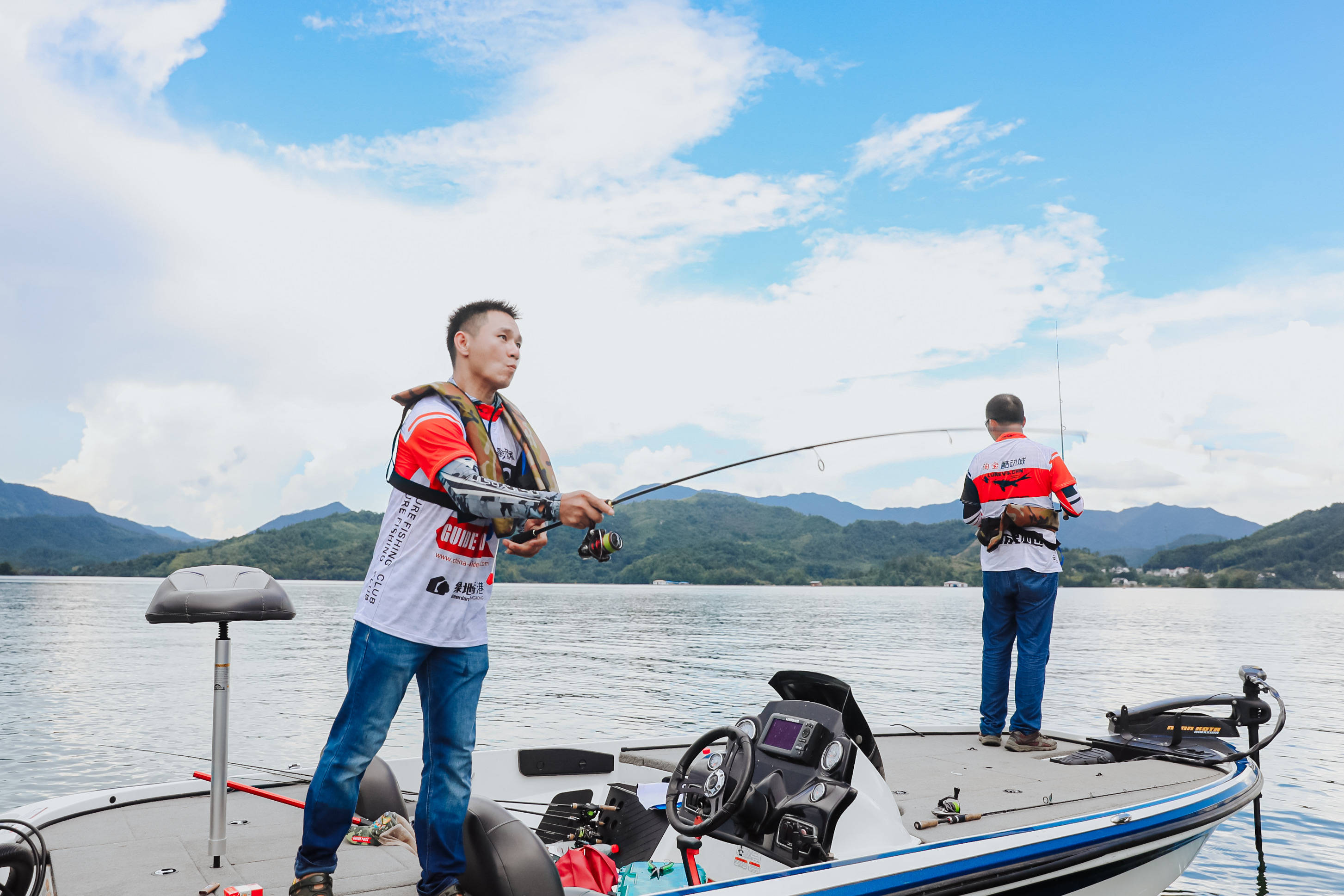 长城炮路亚国际锦标赛 首日比赛抛竿黄山太平湖#玩钓鱼,你还少一辆