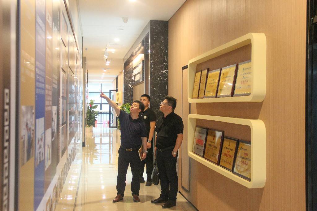 教育|热烈欢迎江西、湖南地区学校领导莅临理想教育集团考察交流