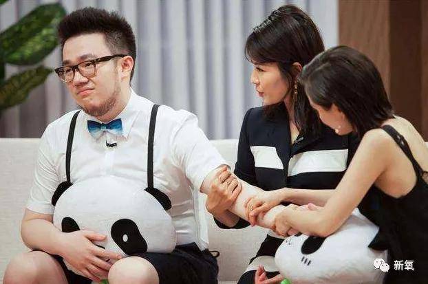 白皮|娱乐圈最新冷白皮冠军，生图让所有女星黯然失色！