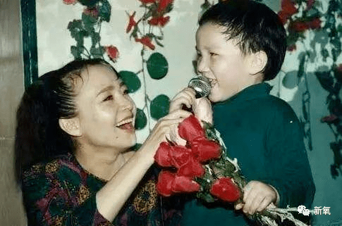 白皮|娱乐圈最新冷白皮冠军，生图让所有女星黯然失色！