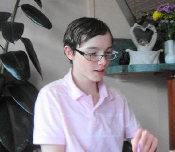 裁缝|25岁英国裁缝,只穿自己制作的复古美服,成功吸引不少妹子示爱