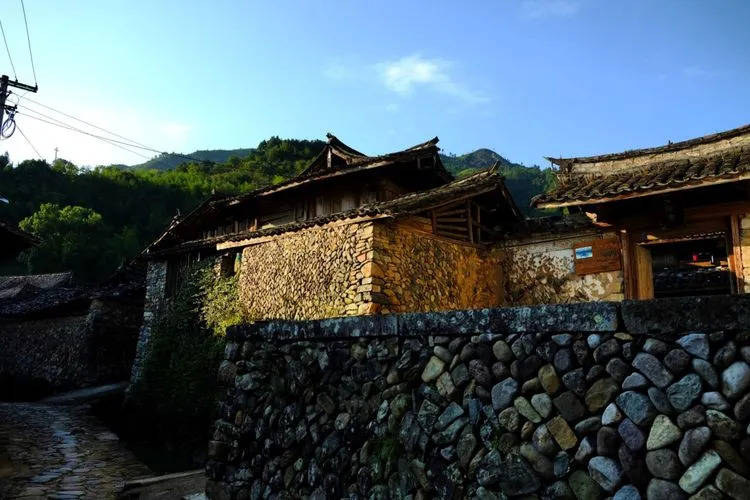 原创浙江有个名不见经传的小村落，夏天却可以美得不输九寨沟