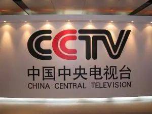 原“央视一哥”朱军近照,头发花白,已无往日风采