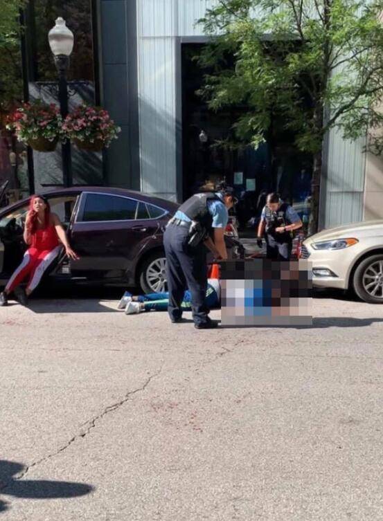 美国歌手遭枪击身亡,3年里他弟和好友接连遭枪